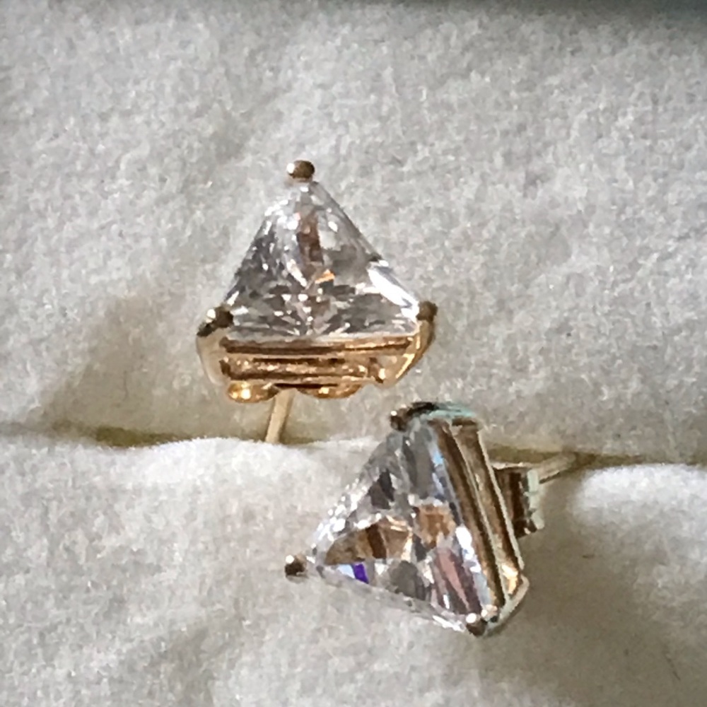 14K Yellow Gold Trillion CZ Post Earrings w/Gift Box